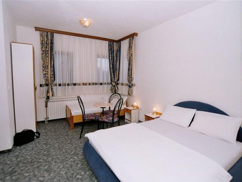 Ada S Hotel Bihać Cameră foto